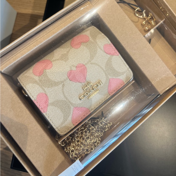 NWT Coach Outlet Boxed Mini Wallet On A Chain In Signature Canvas Heart … - Picture 1 of 8